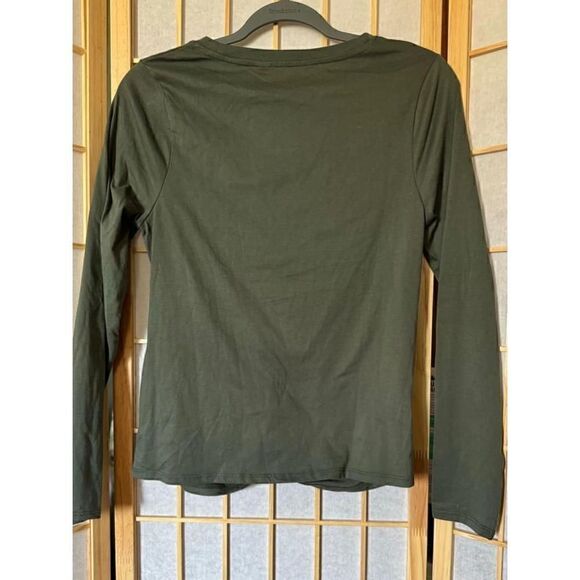 🔵 5 for $25 ROEBECK & CO women’s army green long sleeve knot top - Picture 2 of 5